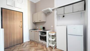 Frigorífic, placa de cuina i rentaplats