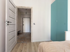 1 غرفة نوم ومكواة/لوح كي وواي فاي وملاءات أسرّة