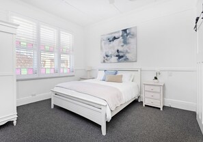 4 slaapkamers, een strijkplank/strijkijzer, wifi, beddengoed