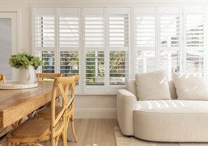 Dining - Seabreeze Luxury Beachhouse Kiama (Kiama)