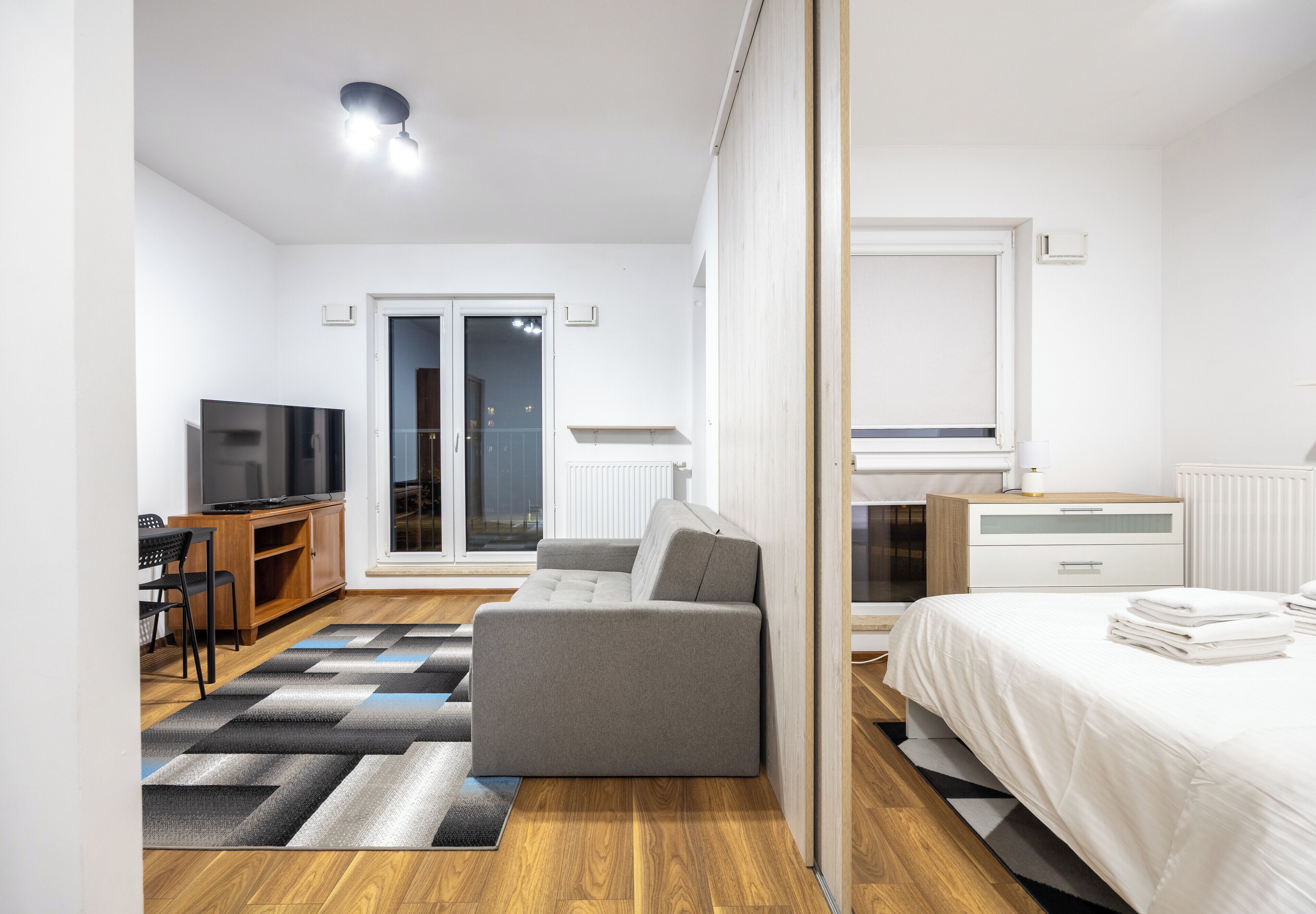 1 habitación, tabla de planchar con plancha, wifi y ropa de cama 