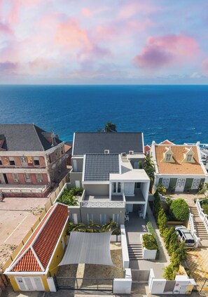 Vila, 4 quartos, piscina particular, vista para o jardim | Piscina | Piscina externa