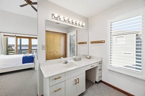 Internet, bed sheets - Jack's Hideout - Incredible Soundfront Sunset View! (Kill Devil Hills)