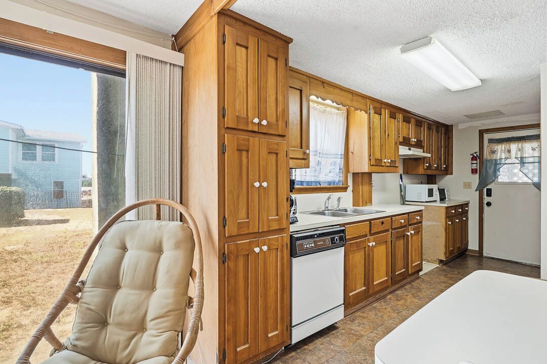 雪櫃、微波爐、焗爐、爐具