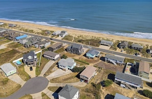 Beach nearby - Babe's Place | 105 ft to the beach | Dog Friendly (Kill Devil Hills)