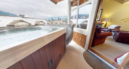 Settler's Crossing Condo with Views of Tod Mountain!