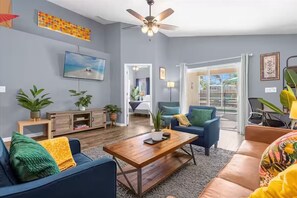 Smart TV - NEW Tiki House near Disney Legoland Heated Pool (Davenport)