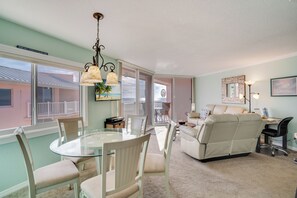 TV - Beach Front Bliss at Anna Maria Island Club 40 (Bradenton Beach)