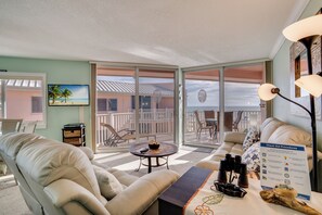 TV - Beach Front Bliss at Anna Maria Island Club 40 (Bradenton Beach)