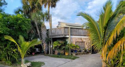 Legendary Beach Cottages: Your Coastal Paradise Awaits!"