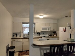 ميكروويف، فرن، موقد طهي مسطح، غسالة أطباق