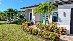 Exterior - Coral Cove - Heated Pool in SW Cape Coral (Cape Coral)