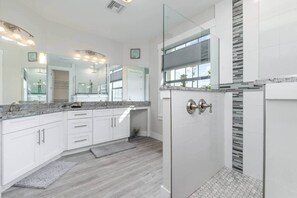 Hair dryer, towels - Coral Cove - Heated Pool in SW Cape Coral (Cape Coral)