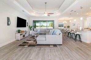 TV - Coral Cove - Heated Pool in SW Cape Coral (Cape Coral)
