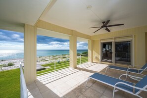 Terrace/patio - Exlcusive Private Beach: 5BR Beachfront Estate (Sarasota)