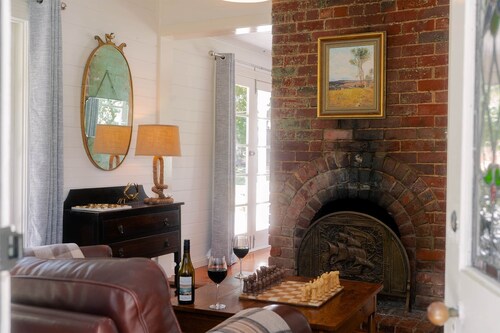 Lumsden Cottage Book 3 nights stay an extra for free in Nov