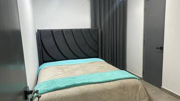 2 habitaciones, tabla de planchar con plancha y wifi