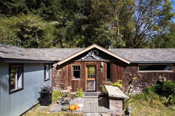 المنشأة من الخارج