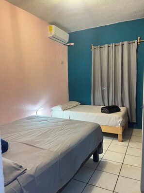 2 dormitorios, tabla de planchar con plancha, wifi y ropa de cama