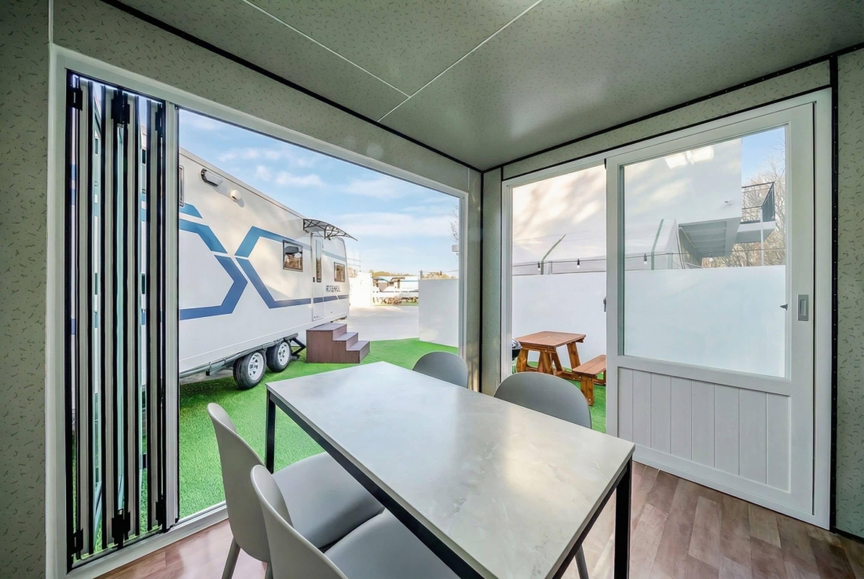 Quarto básico, 1 quarto (Caravan4 (Private BBQ)) | 1 quarto, Wi-Fi de cortesia