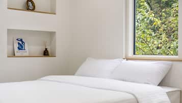 Basic Room, 4 Bedrooms (Private House) | 1 bedroom, free WiFi