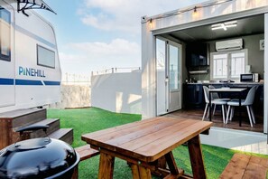 Kamar Basic, 1 kamar tidur (Caravan5 (Private BBQ)) | 1 kamar tidur dan Wi-Fi gratis
