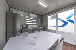 Habitación básica, 1 habitación (Caravan3 (Private BBQ)) | 1 habitación y wifi gratis 