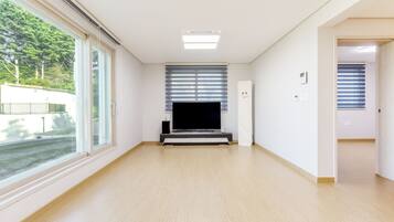Basic Room, 3 Bedrooms (Private Cottage, 2) | 3 bedrooms, free WiFi