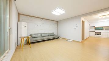 Phòng cơ bản, 3 phòng ngủ (Private Cottage, 1) | 3 phòng ngủ, truy cập Internet không dây miễn phí