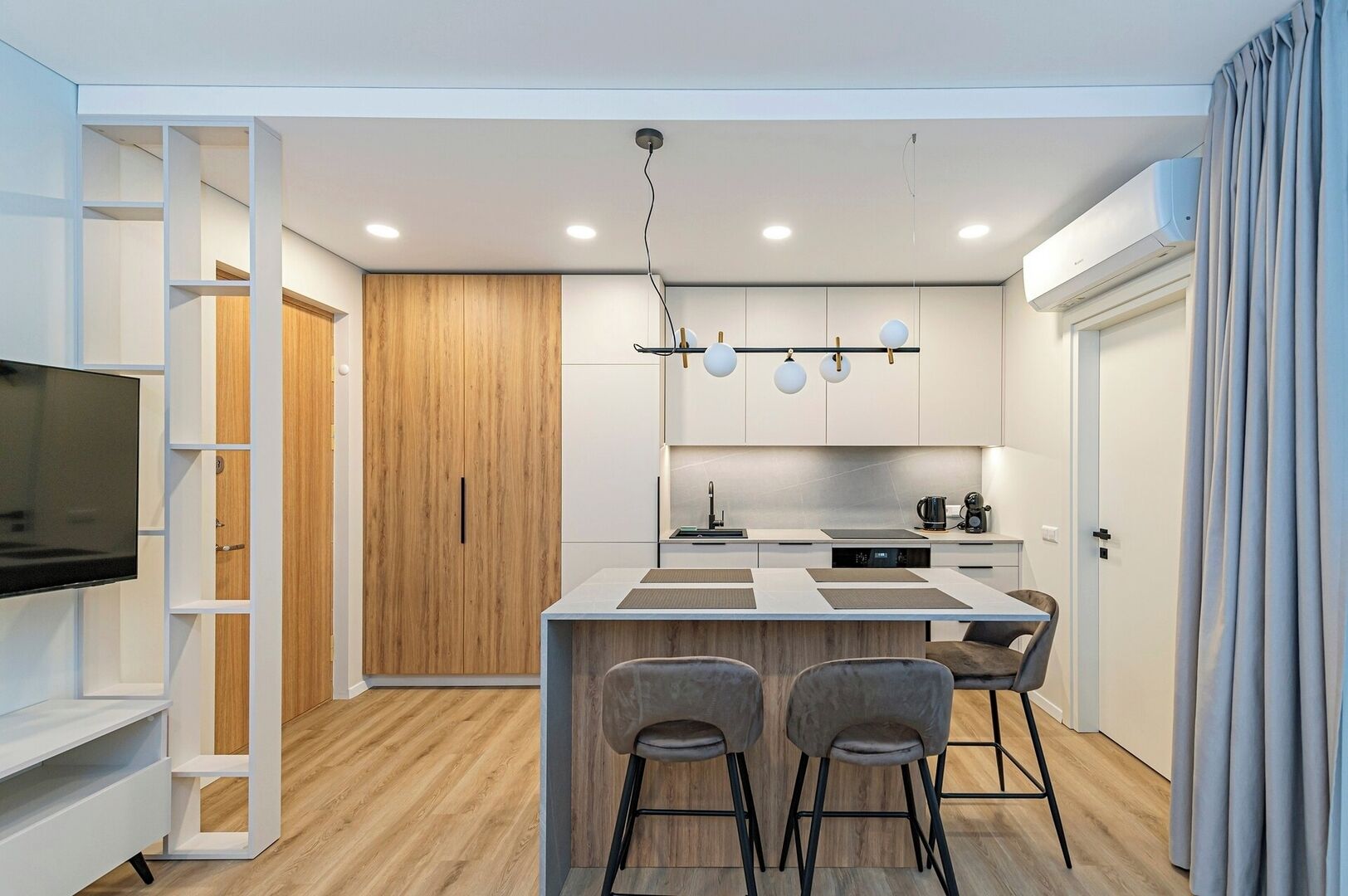 Réfrigérateur, four, plaque de cuisson, lave-vaisselle