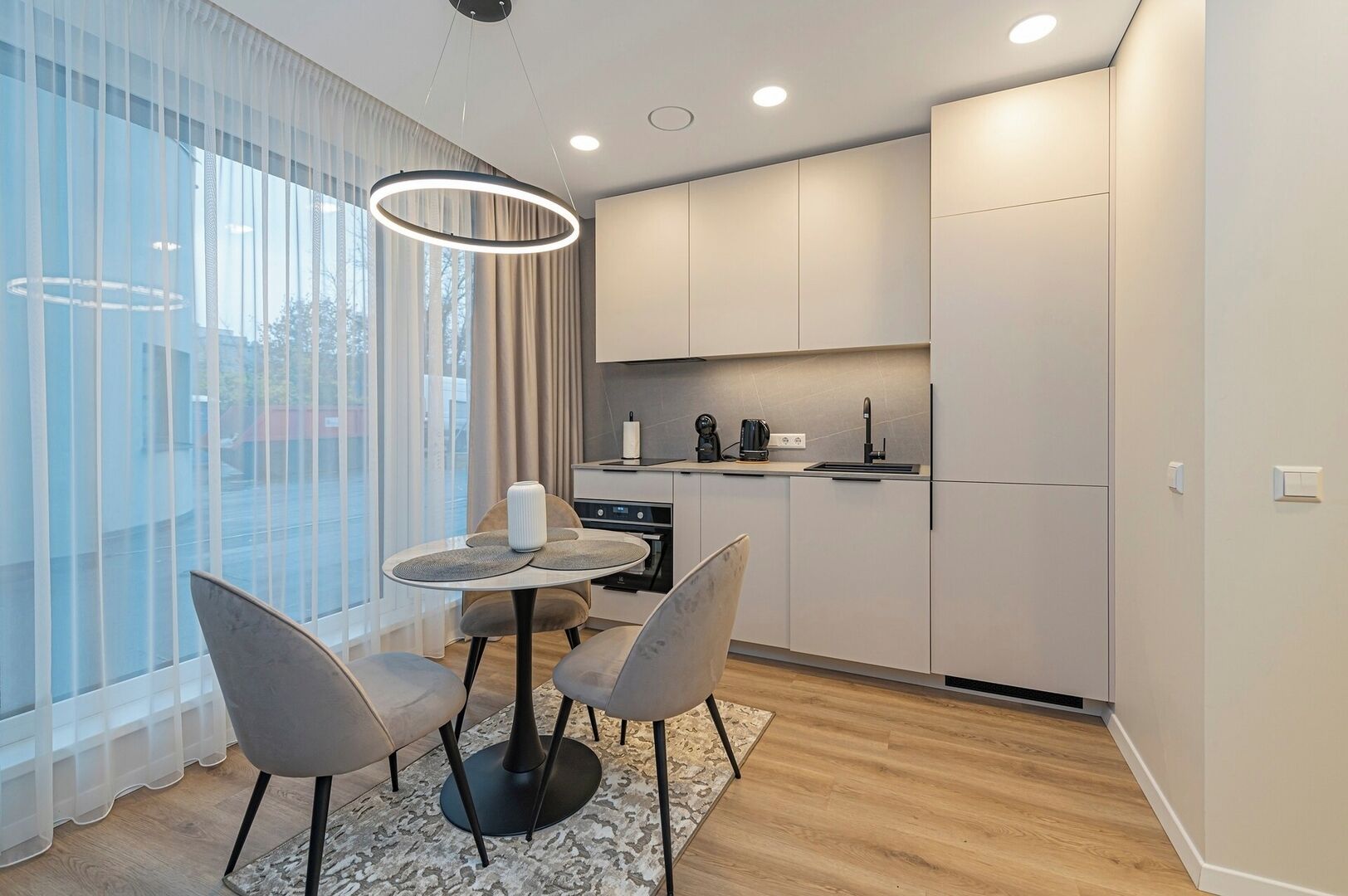 Kühlschrank, Ofen, Herdplatte, Geschirrspüler