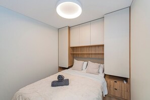 2 chambres, fer et planche à repasser, Wi-Fi, draps fournis