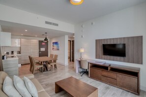 Smart TV - Stylish Condo w/ Partial Ocean View Retreat-CS71 (Hollywood)