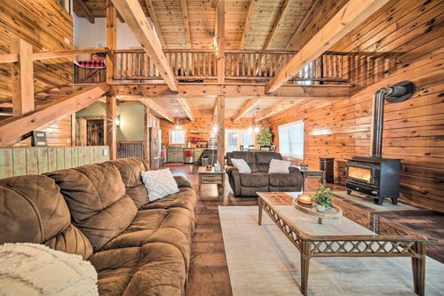 Secluded Cabin with Hot Tub, Fire Pit and Private Trails - Your Perfect Getaway!