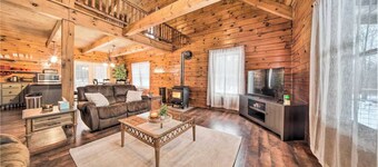 Secluded Cabin with Hot Tub, Fire Pit and Private Trails - Your Perfect Getaway!