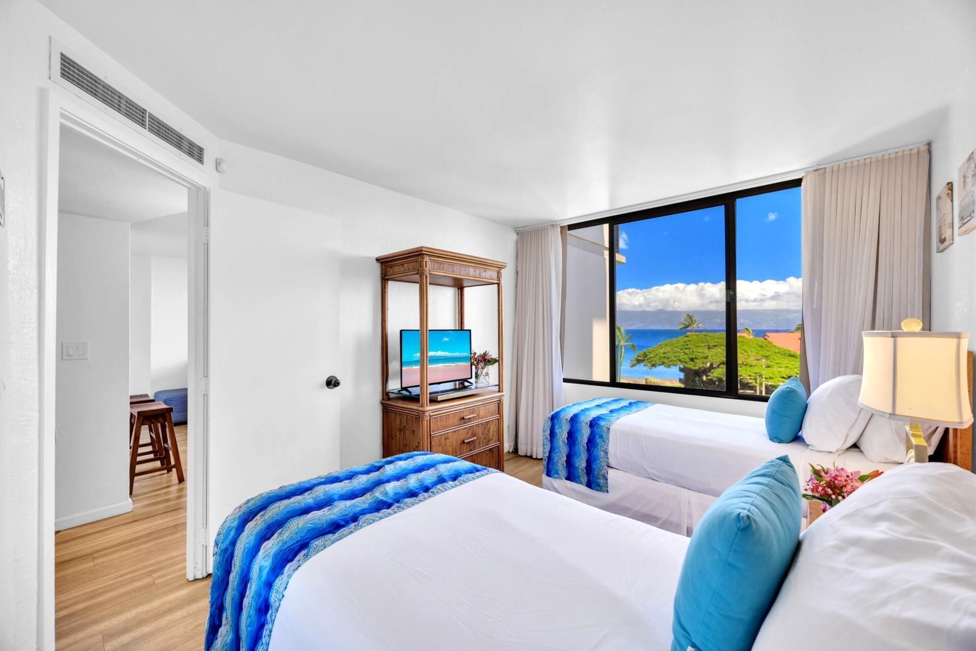 4 habitaciones, tabla de planchar con plancha, cuna de viaje y wifi 