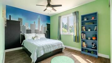 4 bedrooms, iron/ironing board, WiFi, bed sheets