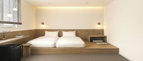 Habitación básica con 1 cama matrimonial o 2 individuales, varias camas, para no fumadores | Escritorio, espacio para trabajar con laptop y wifi gratis