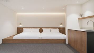 Desk, laptop workspace, free WiFi