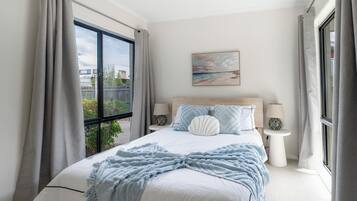 Schreibtisch, Bügeleisen/Bügelbrett, kostenloses WLAN, Bettwäsche