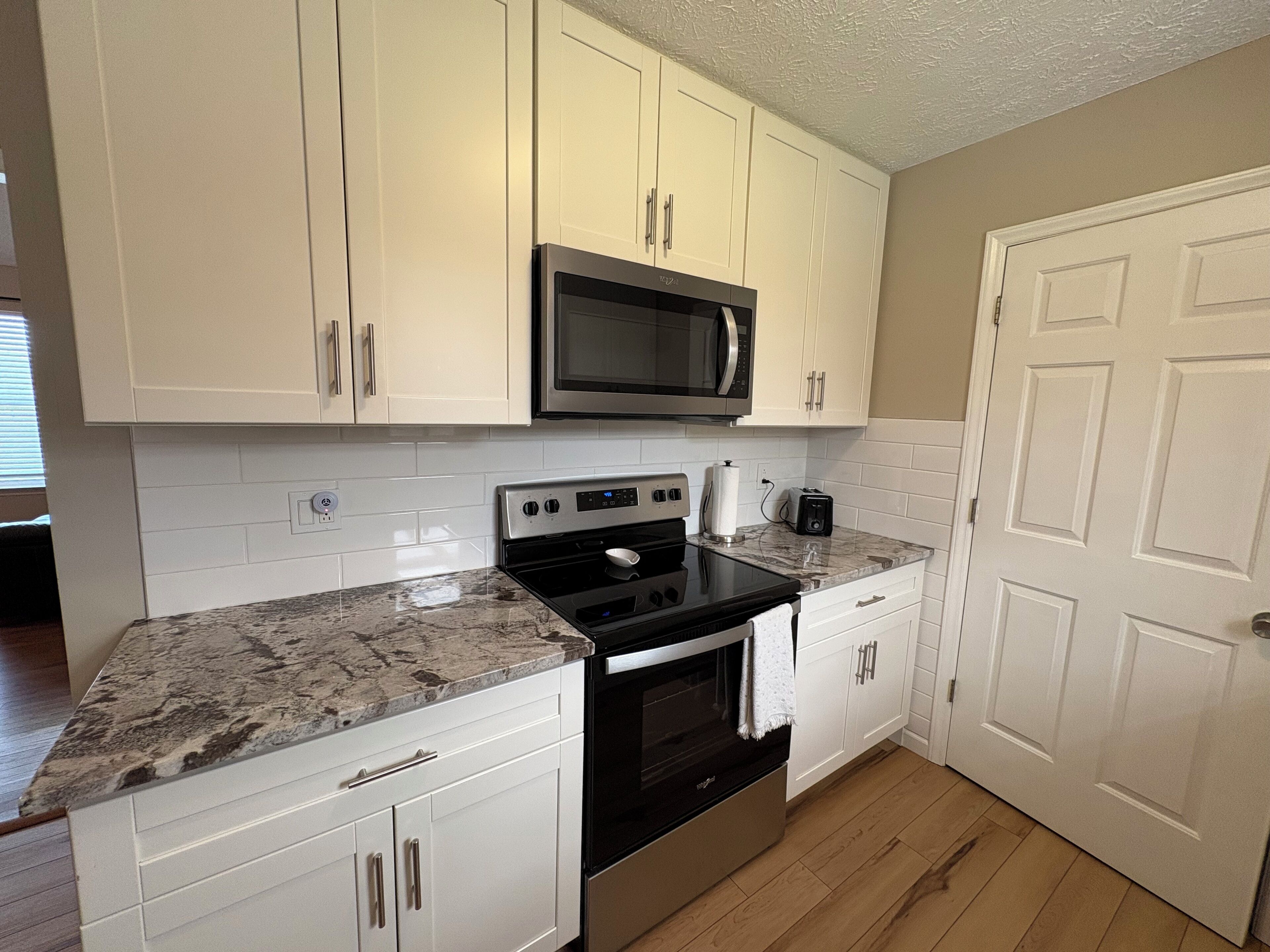 微波炉、烤箱、炉灶、洗碗机