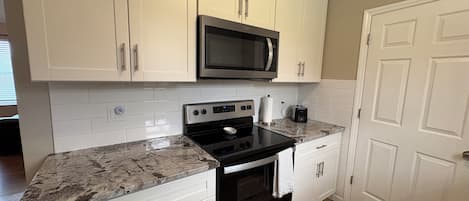 微波炉、烤箱、炉灶、洗碗机