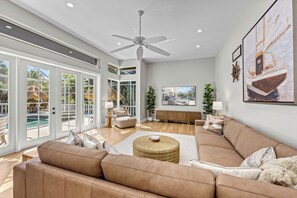 Smart TV, fireplace - NEW! Dolce Vita Luxury Escape | Saltwater Pool, Spa & Walk to Beach & St. Armands Circle (Sarasota)