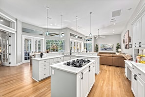 Fridge, microwave, oven, stovetop - NEW! Dolce Vita Luxury Escape | Saltwater Pool, Spa & Walk to Beach & St. Armands Circle (Sarasota)