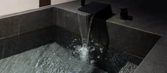 Suwon Haenggung-dong Revora Hotel