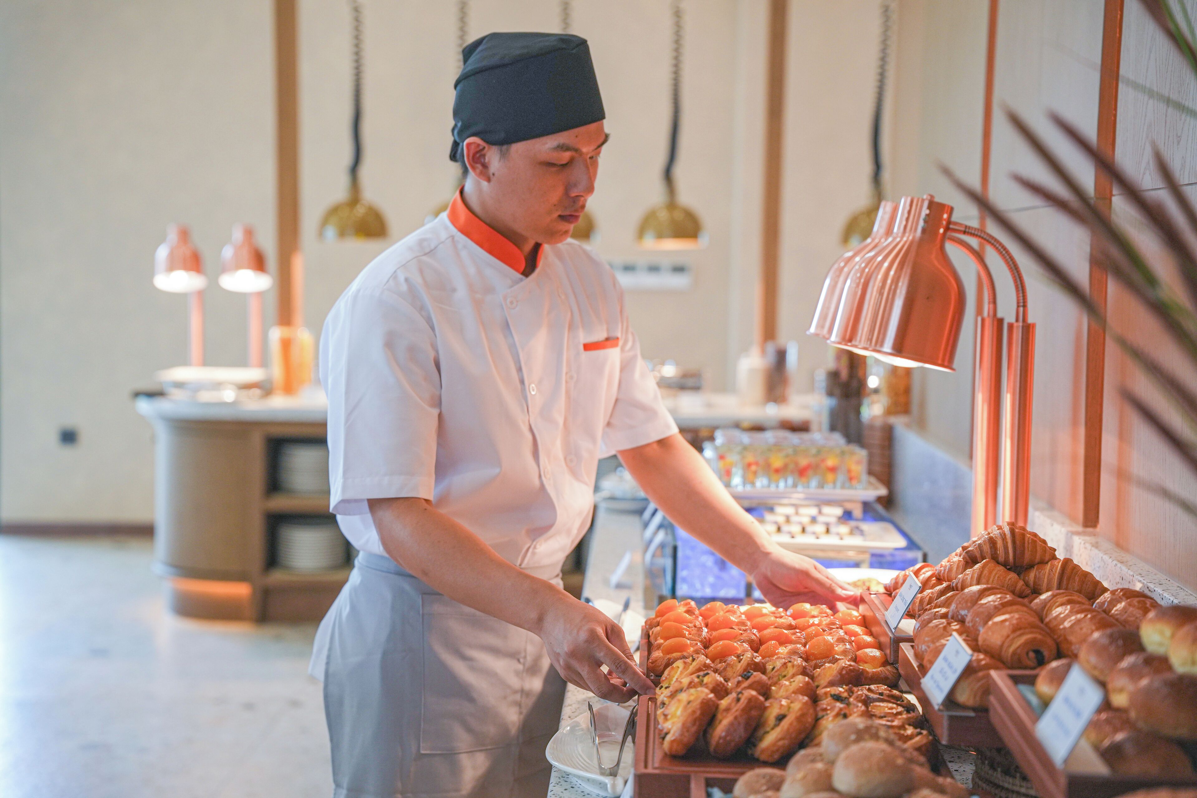 Bao gồm bữa sáng đầy đủ hàng ngày 