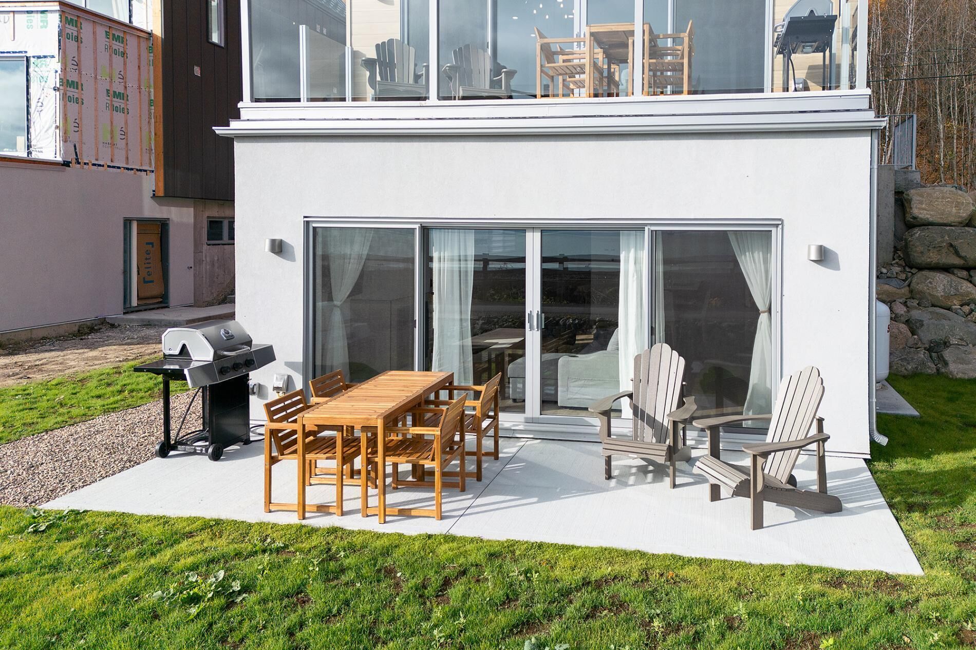 屋外ダイニングエリア