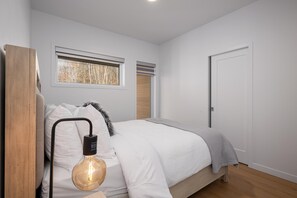 Iron/ironing board, WiFi