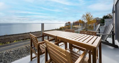 Panorama 1251: Private & Luxury, River Sunsets
