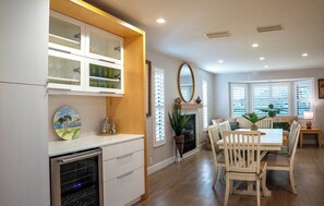Dining - Palm Paradise Pool/firepit/4bdrs 3bths private peaceful oasis w/outdoor shower (Palm Harbor)